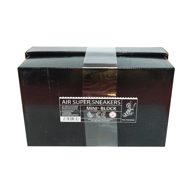 نمای پشت لگو کفش ایر سوپر اسنیکرز سفید مناسب دکور