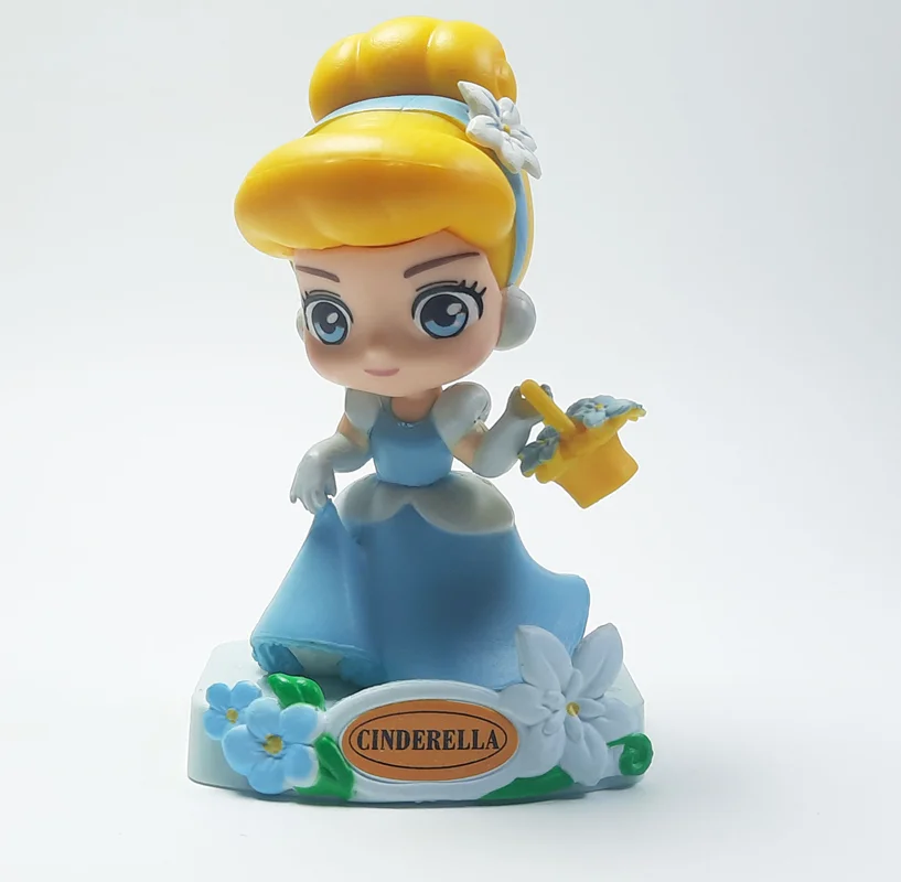 فیگور سیندرلا Cinderella Figure نمای جلو با لباس آبی کمرنگ