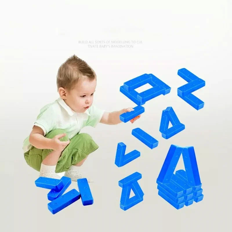 جنگا تعادلی پنگوئن (Penguin Panic) - بازیکن در حال انتخاب بلوک