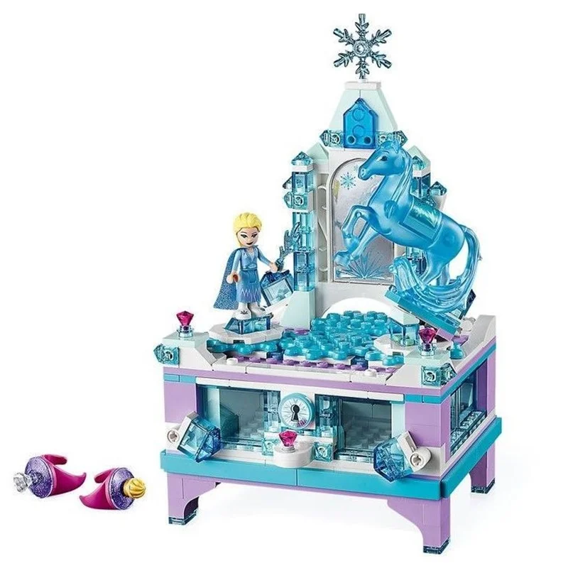 نمای مورب لگو خانه السا فروزن با اسب کریستالی و مینیفیگور السا و انگشتر ها