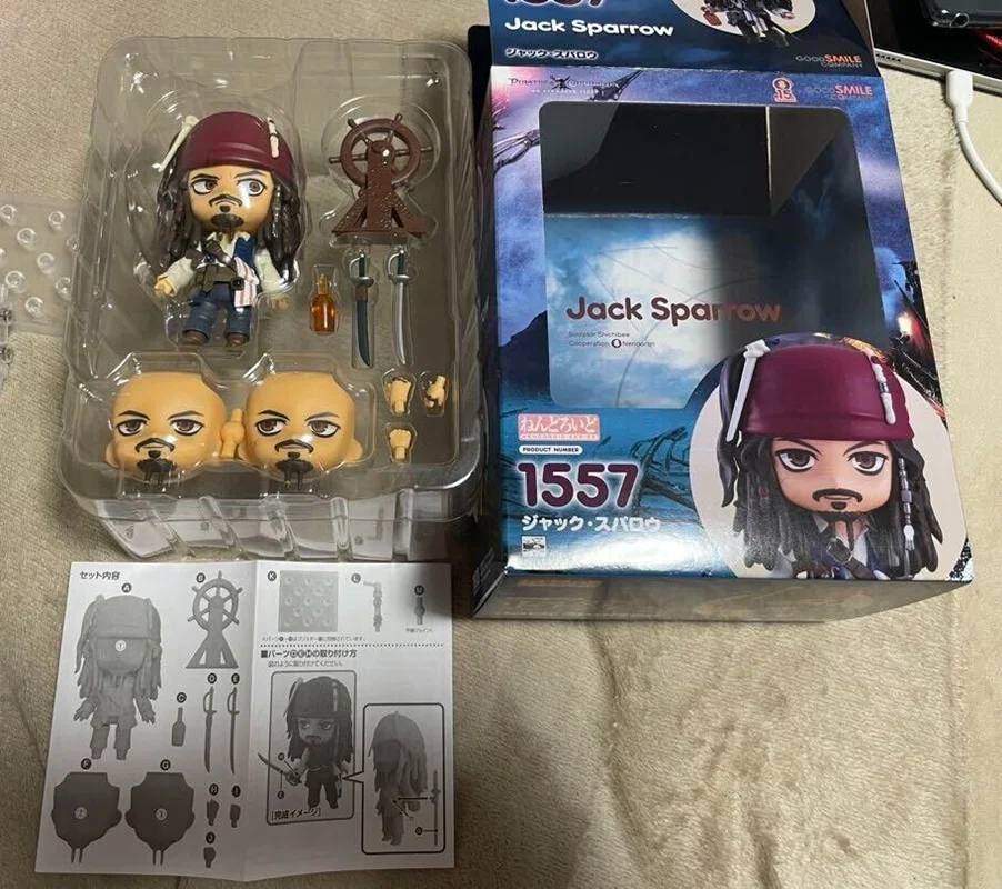 نمای نزدیک از تجهیزات فیگور نندروئید جک اسپارو Jack Sparrow Nendoroid 1557