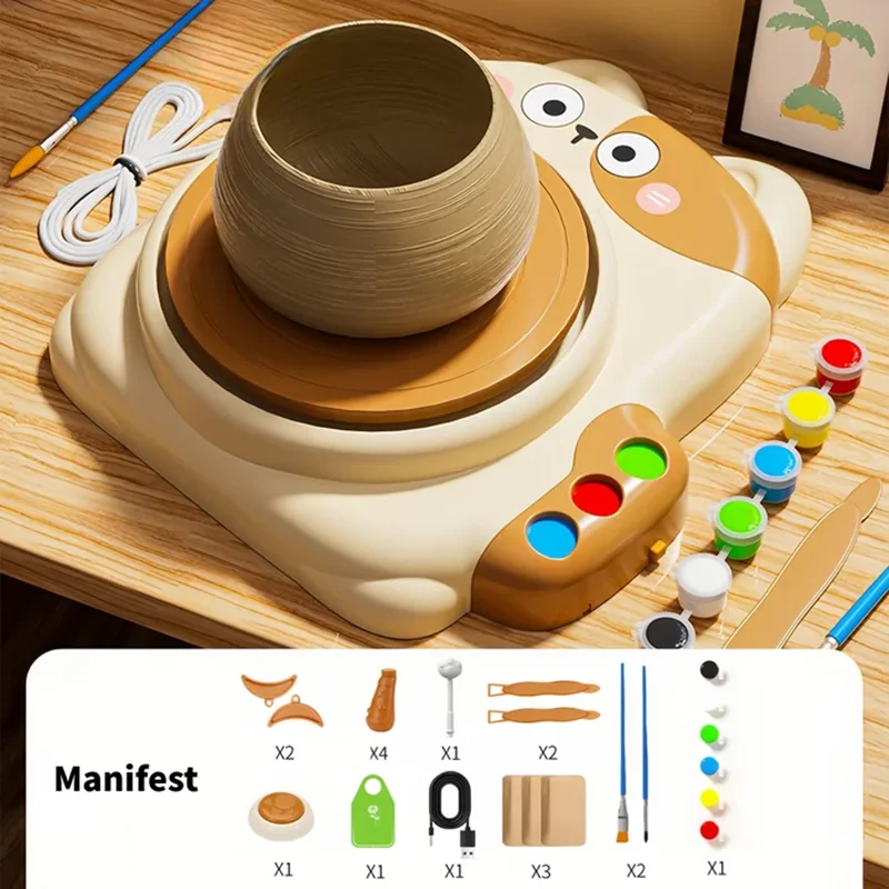 ابزارهای مجسمهسازی و رنگآمیزی کنار دستگاه