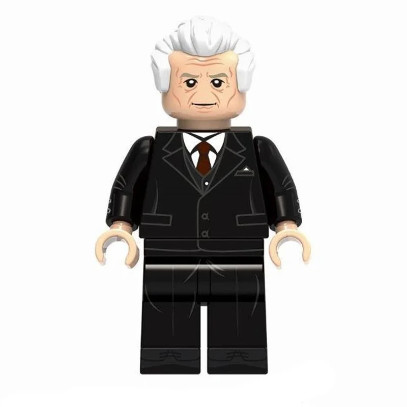 نمای جلوی مینی فیگور لگو آلفرد پنیورث Alfred Pennyworth با لباس رسمی