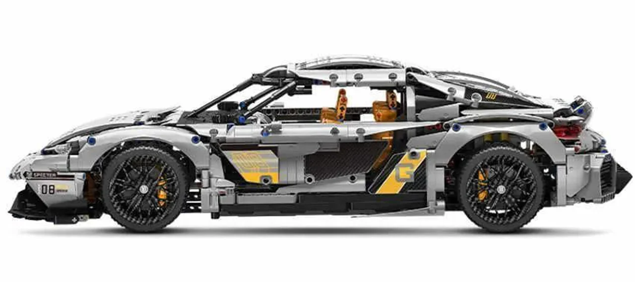 نمای جانبی ماشین کنترلی سوپر اسپورت کونیگزگ