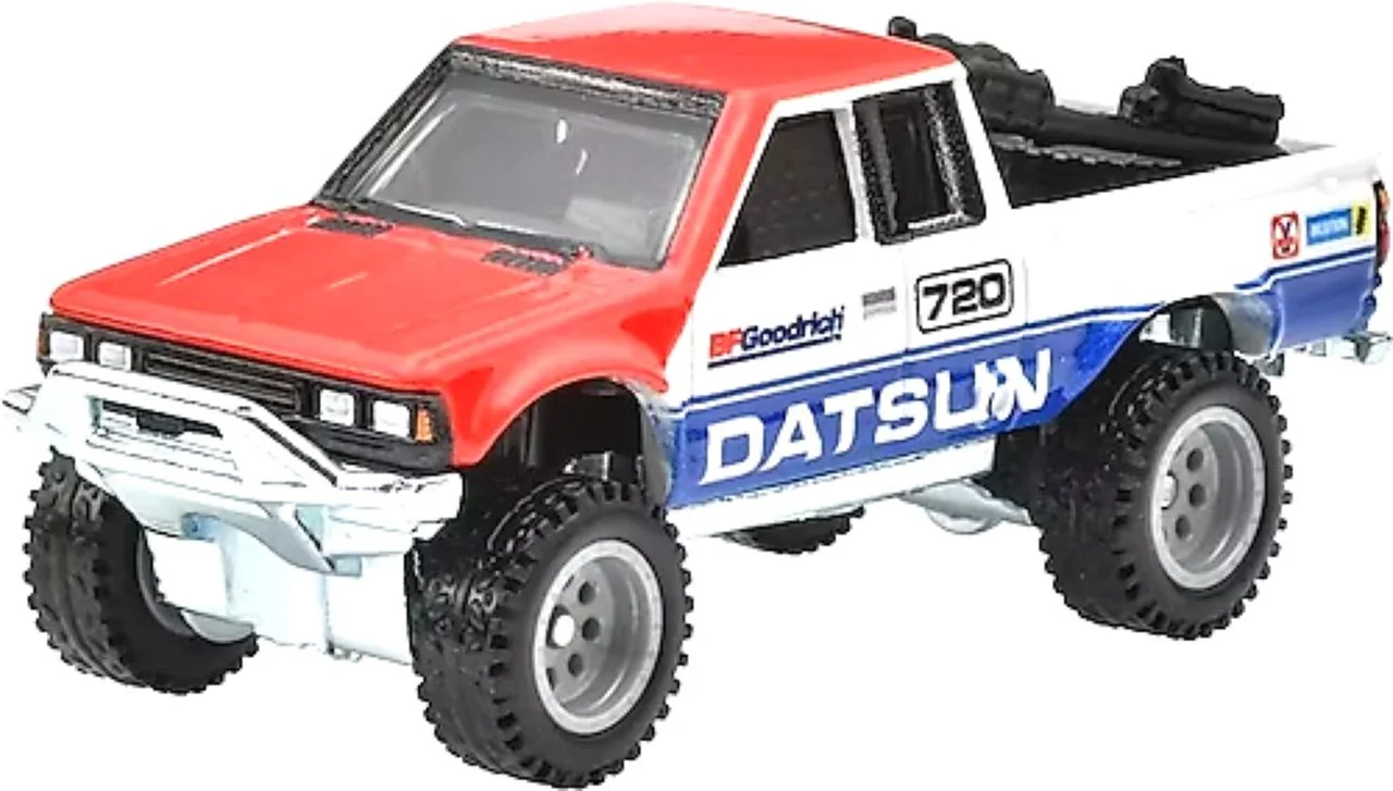 نمای بیرون از جعبه هات ویلز داتسون کینگ کب باجا کاستوم Datsun King Cab Baja Custom 2024