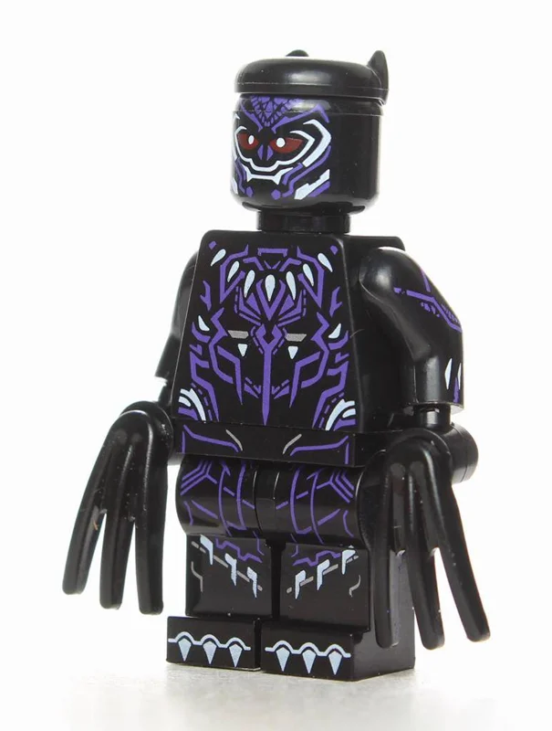 نمای نزدیک چهره مینی فیگور لگو بلک پنتر Black Panther