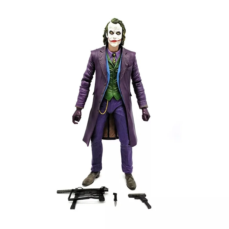 نمای جلو فیگور نکا جوکر هیث لجر The Dark Knight با لوازم جانبی