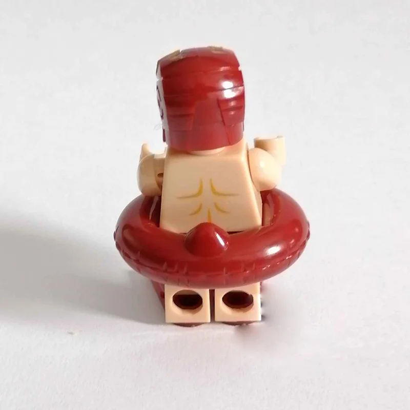 مینی فیگور لگو آیرون من نسخه تعطیلات - نمای پشت