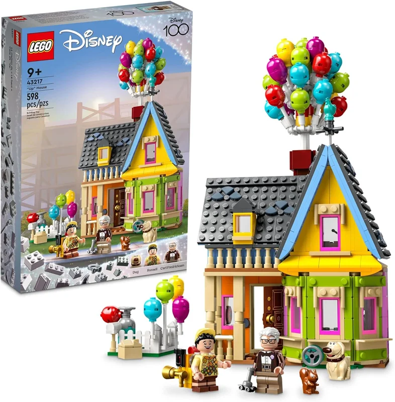 "LEGO Disney and Pixar ‘Up’ House Disney 100 - مجموعه ساختنی خانه کارل و راسل از انیمیشن UP، شامل فیگورهای کارل، راسل و داگ."