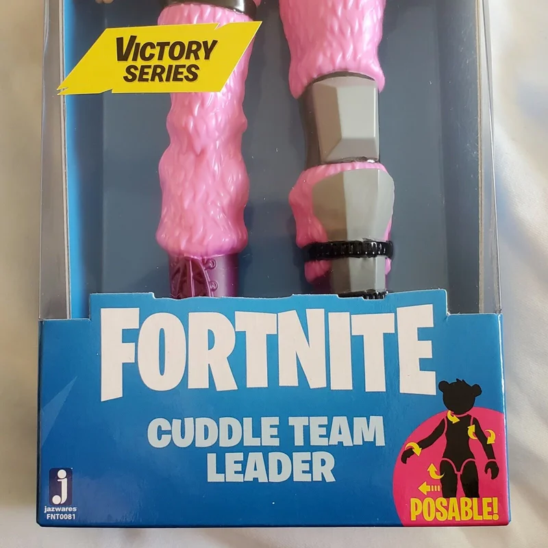 خرید فیگور فورتنایت رهبر تیم کادل «خانم خرس صورتی» Fortnite Victory Series Cuddle Team Leader Pink Bear Lady Action Figures FNT0081