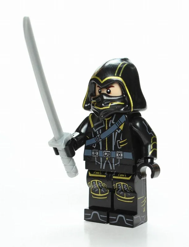 نمای 3بعدی از مینی فیگور رونین با شمشیر (MCU)